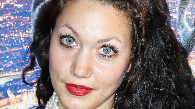 FEMME ACTUELLE - Louise, la fille d'Alain Chabat, pose nue et évoque ses complexes trois mois après son accouchement