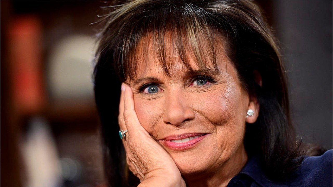 FEMME ACTUELLE - Anne Sinclair: DSK, ses parents, son enfance... ces Mémoires qu'elle avait juré ne pas écrire (1)