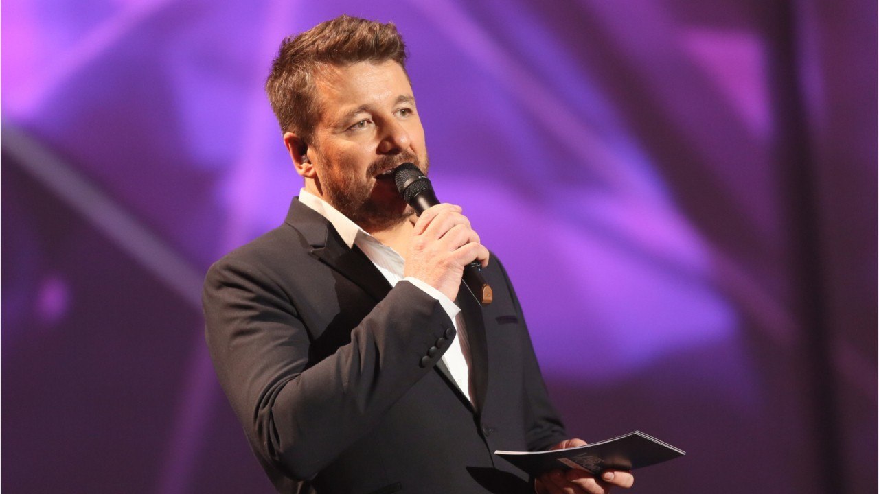 FEMME ACTUELLE - “Les Z’amours” : Bruno Guillon recadre un téléspectateur après une remarque homophobe