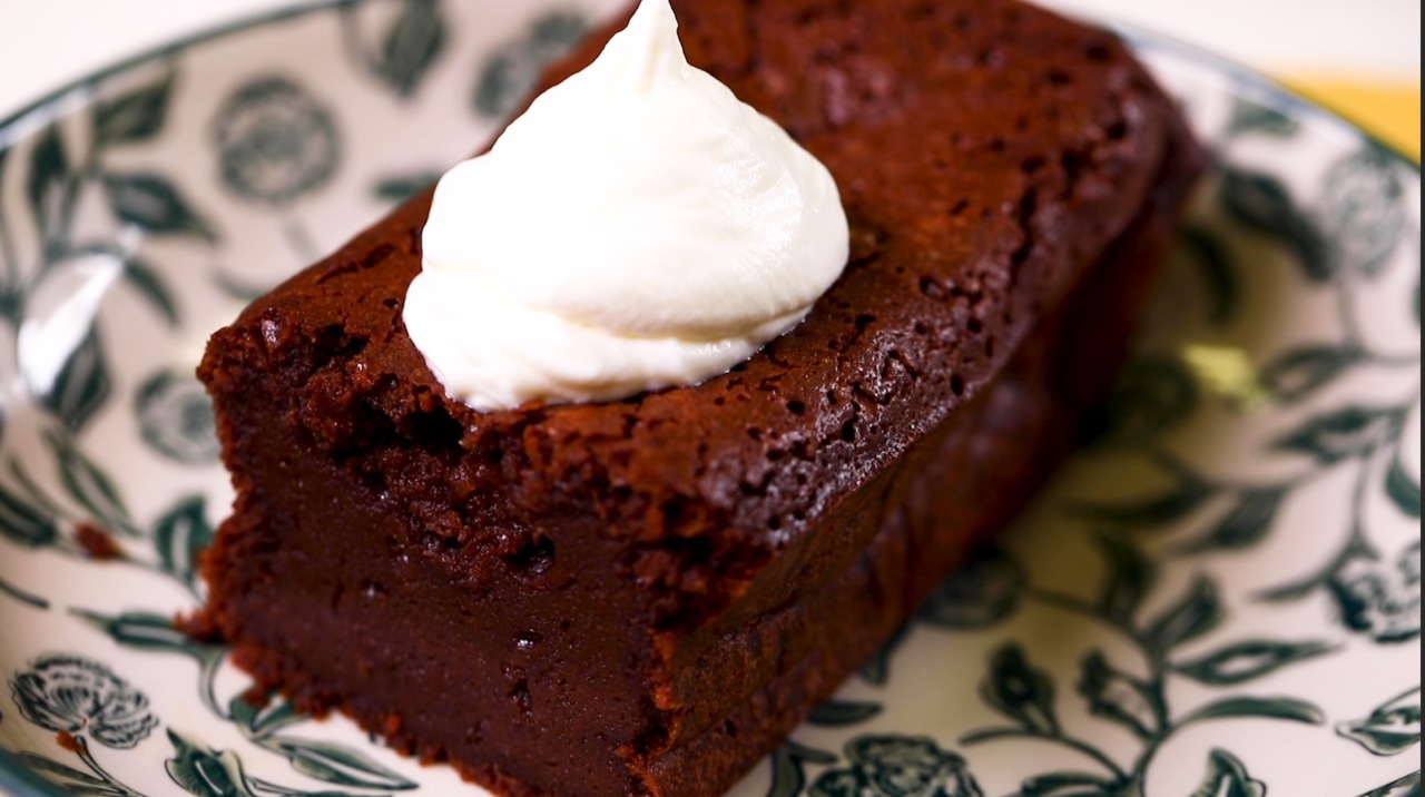 Cake Aux Pépites De Chocolat Cuisine Actuelle Cake au chocolat : toutes nos astuces pour qu'il soit bien moelleux - Cuisine  Actuelle