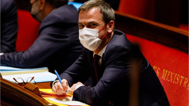 FEMME ACTUELLE - Olivier Véran très inquiets : ses propos alarmants sur le coronavirus en privé