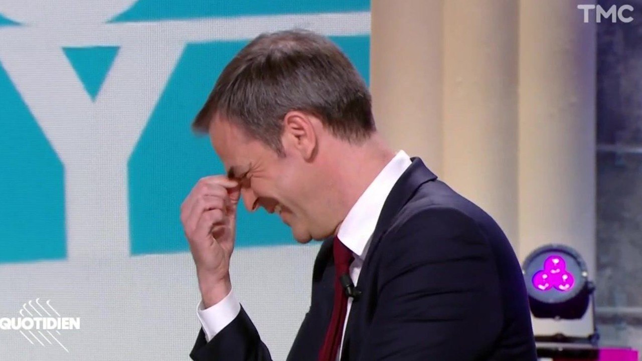 FEMME ACTUELLE - Olivier Véran, pris d'un fou rire incontrôlable après la blague osée de Yann Barthès