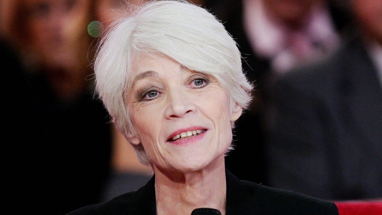 FEMME ACTUELLE - Françoise Hardy : privée de salive depuis 3 ans, crises d’étouffement… son quotidien "insupportable"