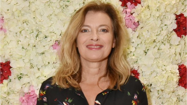 FEMME ACTUELLE - Valérie Trierweiler dévoile une photo de son fils Léonard et de sa femme Jennifer