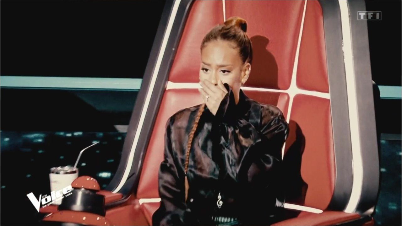 FEMME ACTUELLE - "The Voice" 2021 : Amel Bent choquée par la prestation de sa choriste... qu'elle ne reconnaît pas