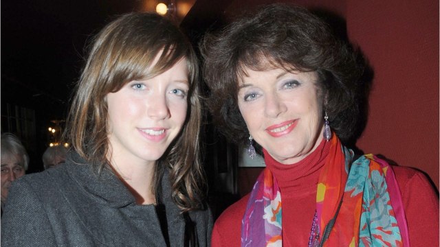 FEMME ACTUELLE - Elle vomissait, s'évanouissait... : Anny Duperey revient sur la phobie scolaire de sa fille Sara Giraudeau