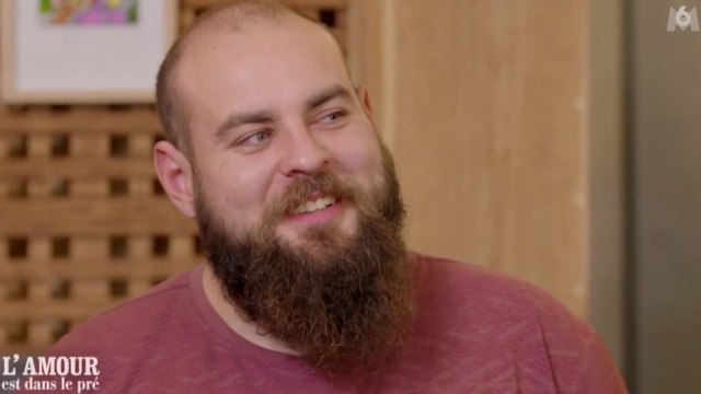 FEMME ACTUELLE - Valentin, l'agriculteur au chat, fait fondre les téléspectateurs avec son histoire difficile