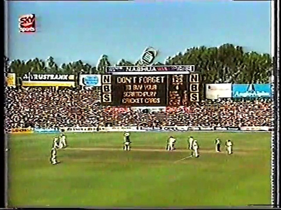 SOUTH AFRICA v ENGLAND 2nd TEST MATCH DAY 2 SESSION 3 JOHANNESBURG DEC 1995