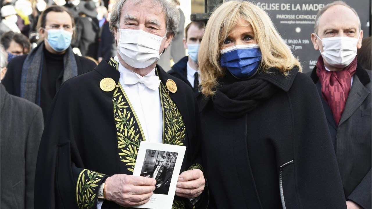 FEMME ACTUELLE -  PHOTOS - Hommage à Pierre Cardin : Brigitte Macron, Sylvie Vartan et son mari, Massimo Gargia… tous réunis pour un dernier adieu