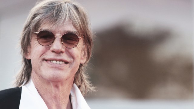 FEMME ACTUELLE - Jean-Louis Aubert, opéré en urgence à cœur ouvert : le chanteur donne de ses nouvelles