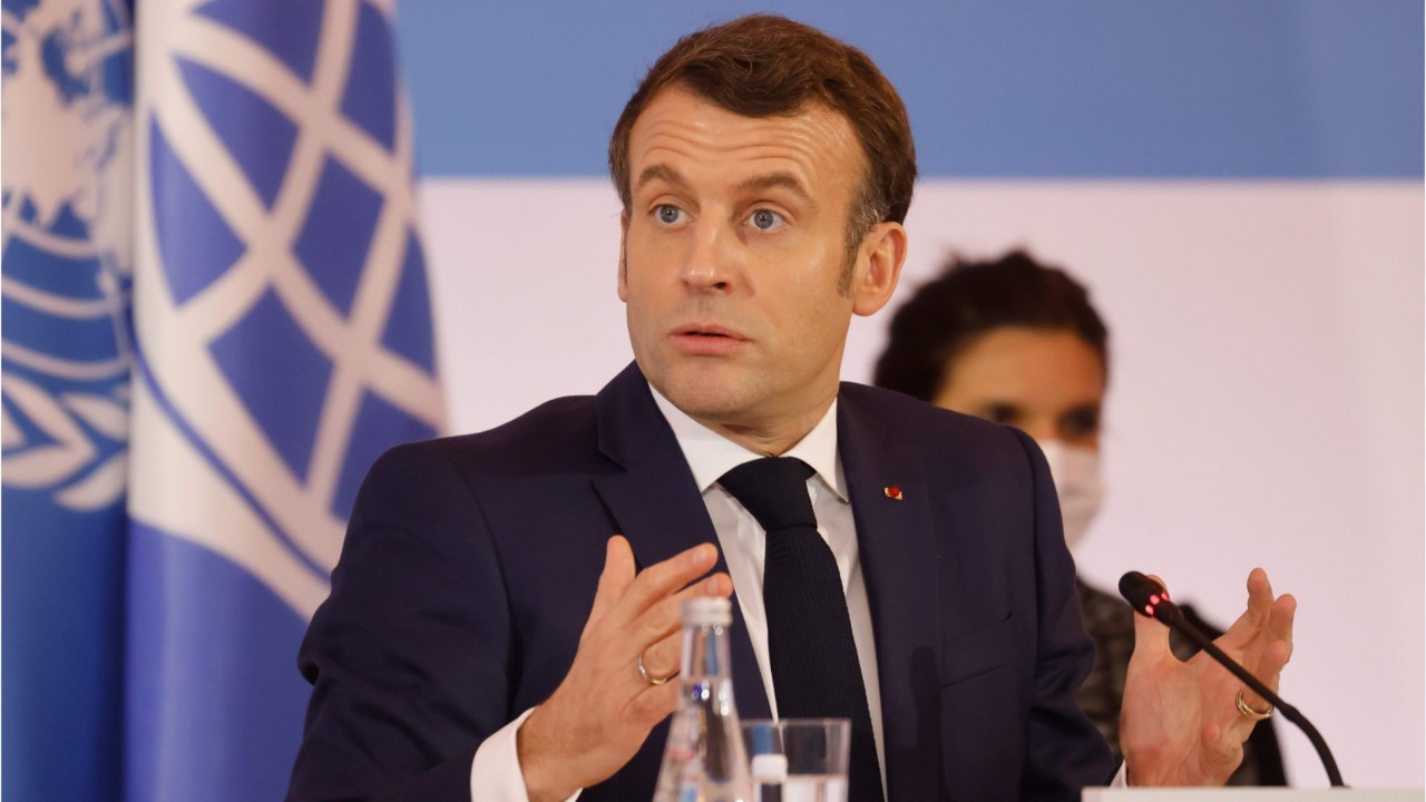 Emmanuel Macron : ce tapis à l'Elysée qui le met dans l'embarras : Femme  Actuelle Le MAG