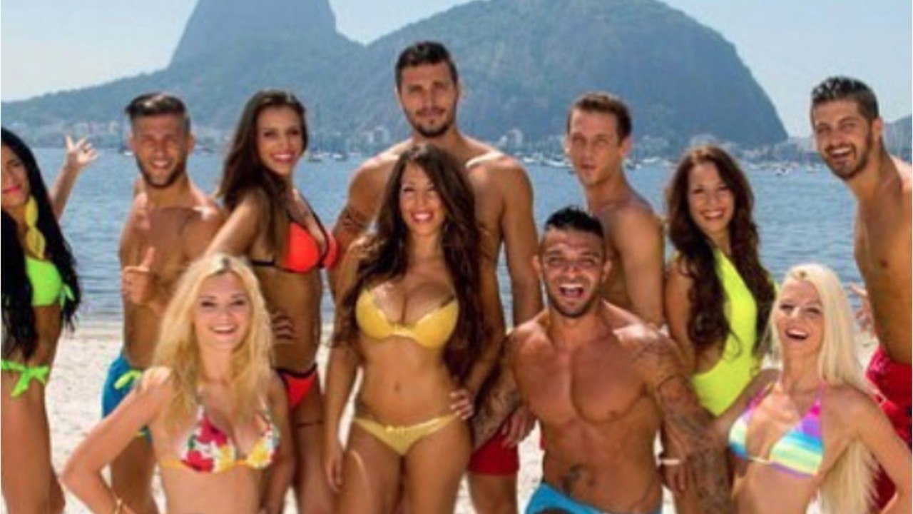 FEMME ACTUELLE - Des candidats des "Vacances des Anges" agressent un homme politique et scandalisent Jean-Luc Mélenchon