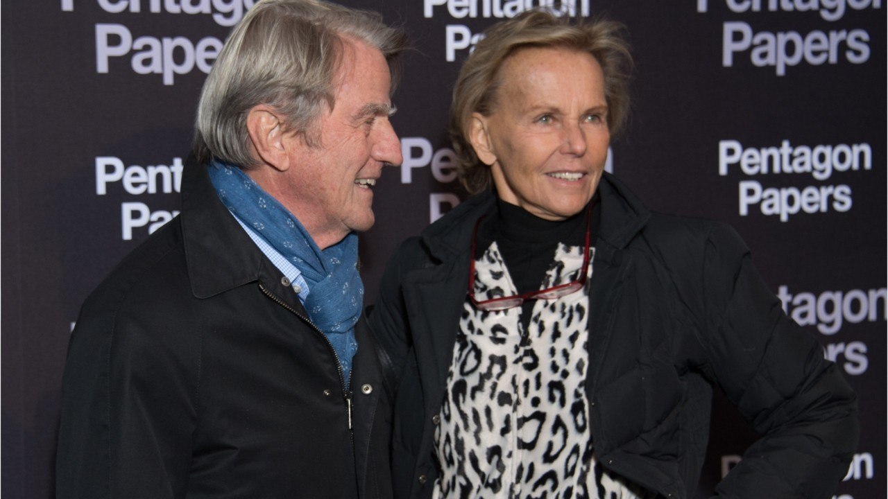 FEMME ACTUELLE - Bernard Kouchner et Christine Ockrent : qui est leur fils, Alexandre Kouchner ?