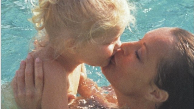 FEMME ACTUELLE - Romy Schneider: ce jour effroyable où sa fille Sarah Biasini apprend que sa tombe a été profanée