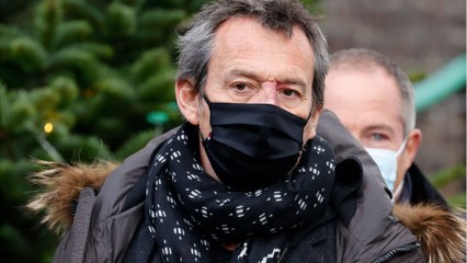 FEMME ACTUELLE - Jean-Luc Reichmann privé de Noël avec sa maman, il lui adresse une tendre attention