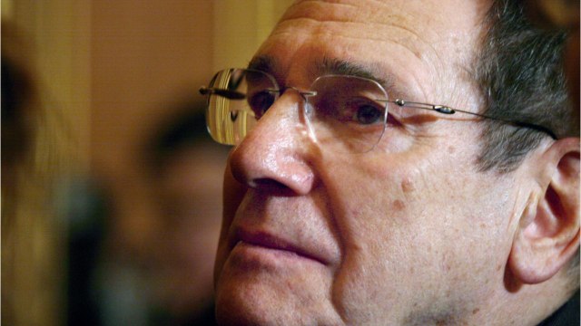 FEMME ACTUELLE - Robert Hossein : le comédien et metteur en scène est mort