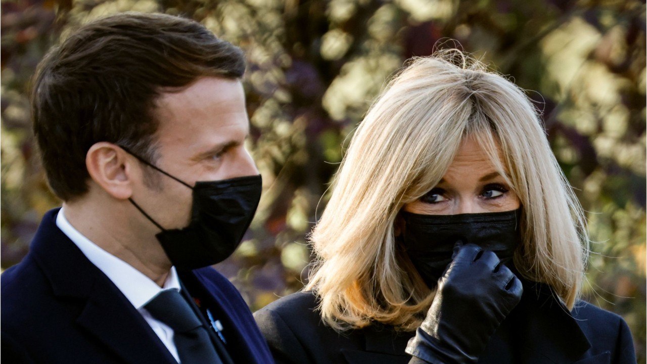 FEMME ACTUELLE - Emmanuel et Brigitte Macron : leur Noël passé au soleil