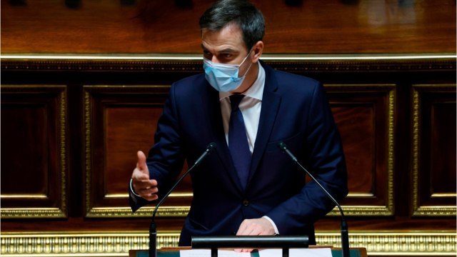 FEMME ACTUELLE - Olivier Véran “privé de réveillon” pour Noël