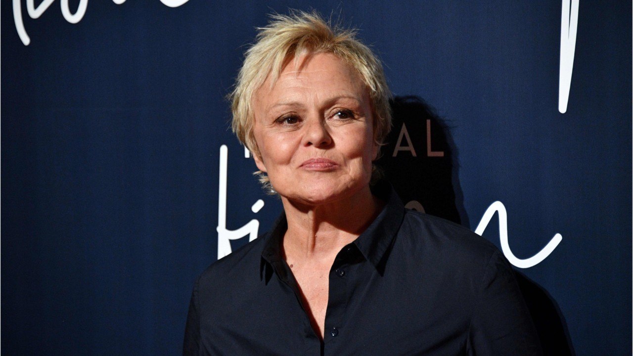 FEMME ACTUELLE - Muriel Robin, prête à tout pour un célèbre acteur : "Je suis amoureuse de lui depuis que j’ai 5 ans"