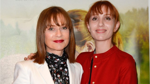FEMME ACTUELLE - Isabelle Huppert et sa fille Lolita Chammah révèlent leur surprenante “angoisse” commune