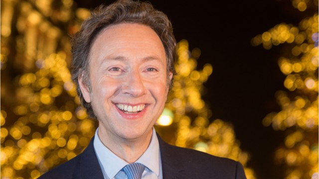 FEMME ACTUELLE - Stéphane Bern : découvrez son premier job (très) insolite au château de Versailles