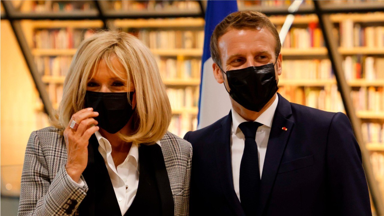 FEMME ACTUELLE - Brigitte Macron : cet objet secret d'Emmanuel Macron qu'elle cache dans un tiroir