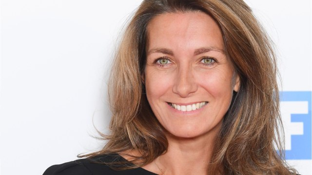FEMME ACTUELLE - “Il a fumé la moquette” : Anne-Claire Coudray s’explique (enfin) sur sa bourde lâchée en direct sur TF1