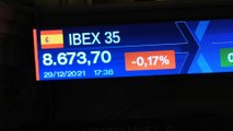 La bolsa española ha terminado con ligeras caídas del 0,17 % y sin alcanzar los 8.700 puntos