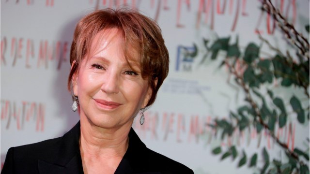 FEMME ACTUELLE - Nathalie Baye : cet ami de longue date qu'elle a retrouvé en Corse !