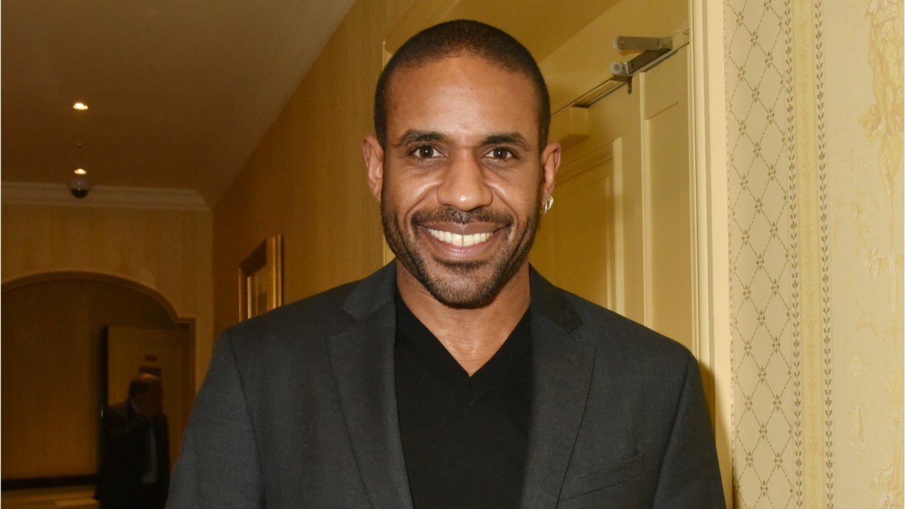 FEMME ACTUELLE - Loup-Denis Elion : “Un peu de folie dans un couple rend la relation plus amusante”