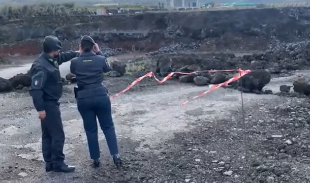 Randazzo (CT) - Sequestrata cava abusiva di roccia lavica (29.12.21)