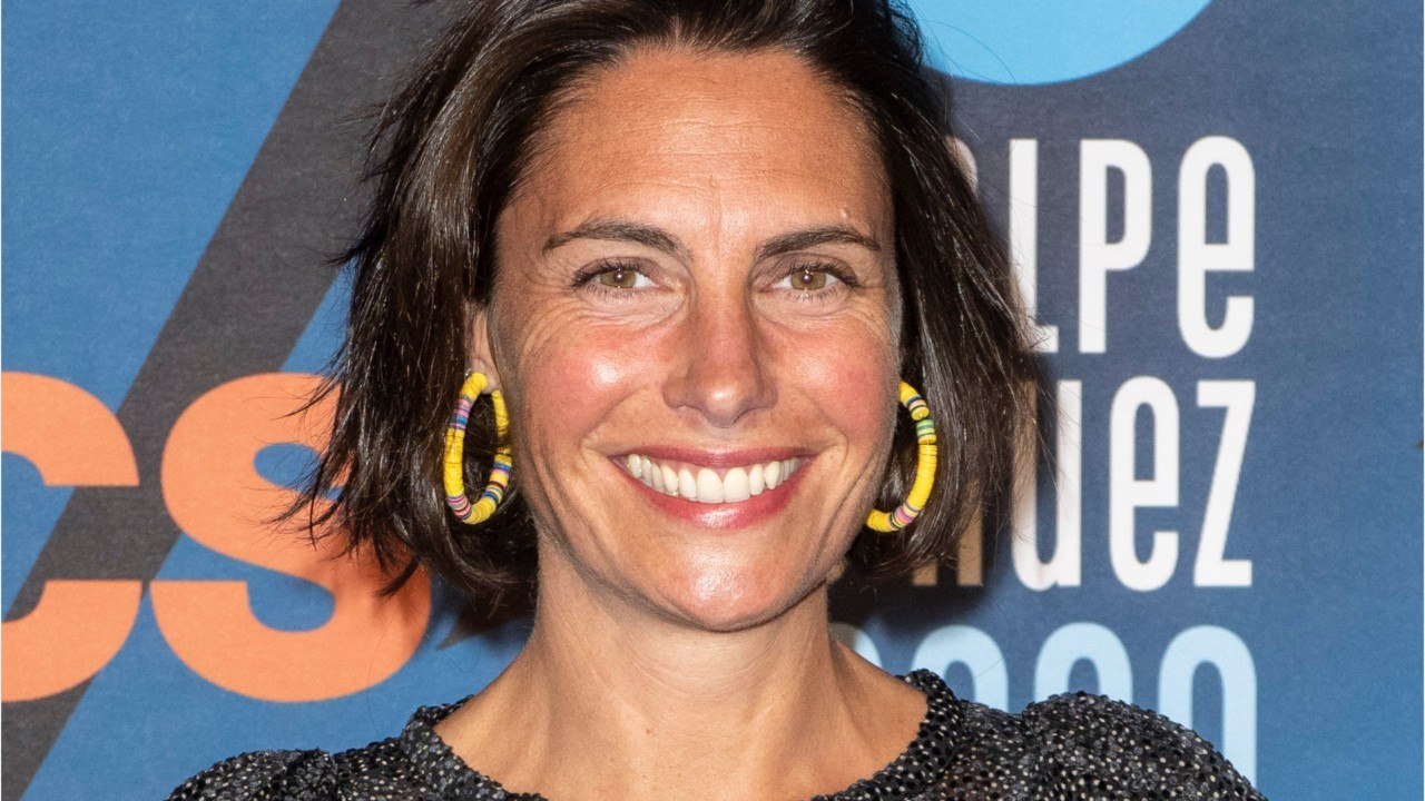 FEMME ACTUELLE - Alessandra Sublet dévoile une photo émouvante de son enfance ! Elle est adorable !