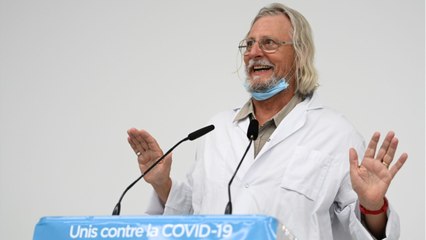 FEMME ACTUELLE - Didier Raoult trop populaire ? Le professeur “obligé de se déguiser” quand il voyage à Paris