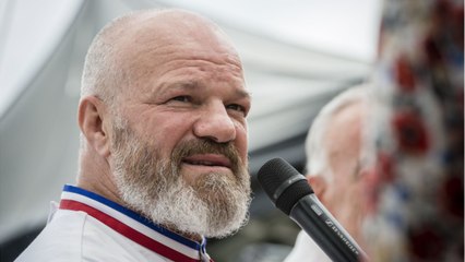 FEMME ACTUELLE - Philippe Etchebest de nouveau “en colère” contre le gouvernement : “Ça devient insupportable !”