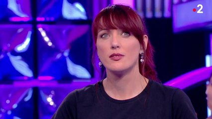 FEMME ACTUELLE - Valérie ("N'oubliez pas les paroles") : sa famille, les critiques, sa ressemblance avec Nolwenn Leroy... la maestro se confie