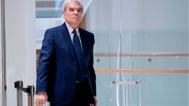 FEMME ACTUELLE - Bernard Tapie : contredit par son fils Stéphane, les internautes s’emportent