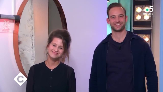 FEMME ACTUELLE - VIDEO - C à vous : Anne-Elizabeth Lemoine troublée par l'amour ? Sa réponse pleine d'humour à Jean-Pierre Raffarin