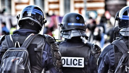 FEMME ACTUELLE - Insultes racistes, humiliations..., un policier dénonce des faits de maltraitance dans les cellules du tribunal de Paris