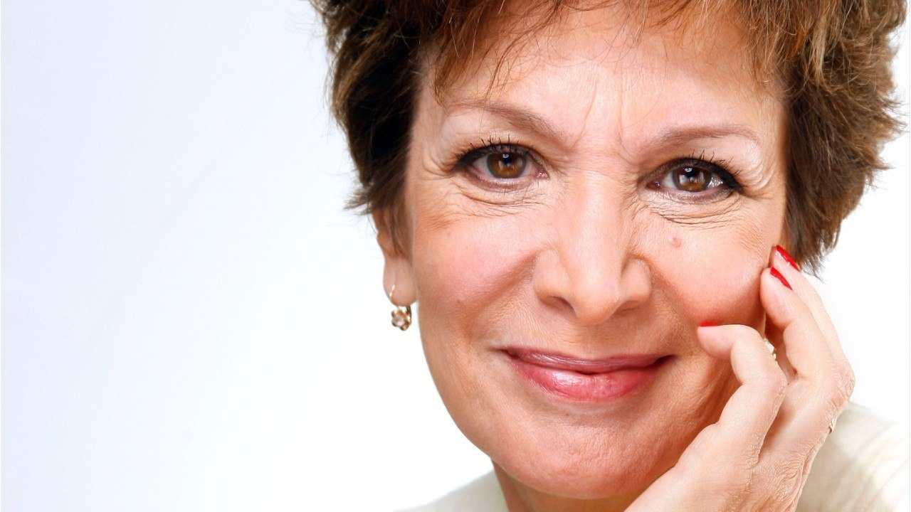 FEMME ACTUELLE - Catherine Laborde : qui est sa fille, Pia, qui défend la cause des sages-femmes ?