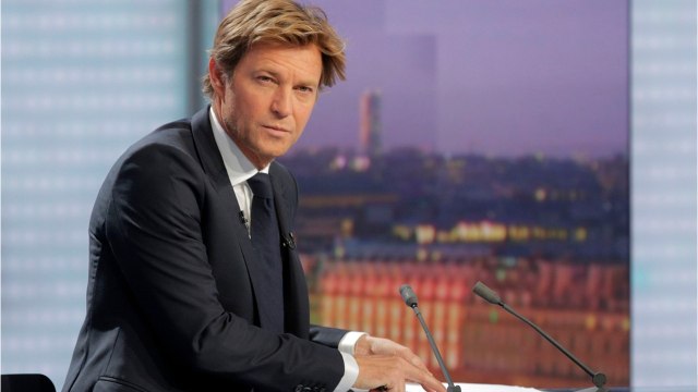 FEMME ACTUELLE - Laurent Delahousse Moqué Par Un Jeune Présentateur De JT