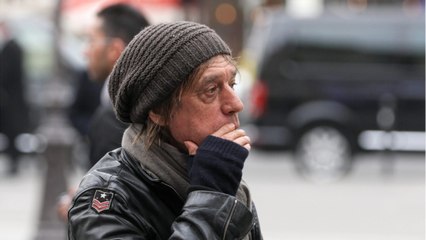 FEMME ACTUELLE - Jean-Louis Aubert hospitalisé dans un état grave "sur le fil de la vie"