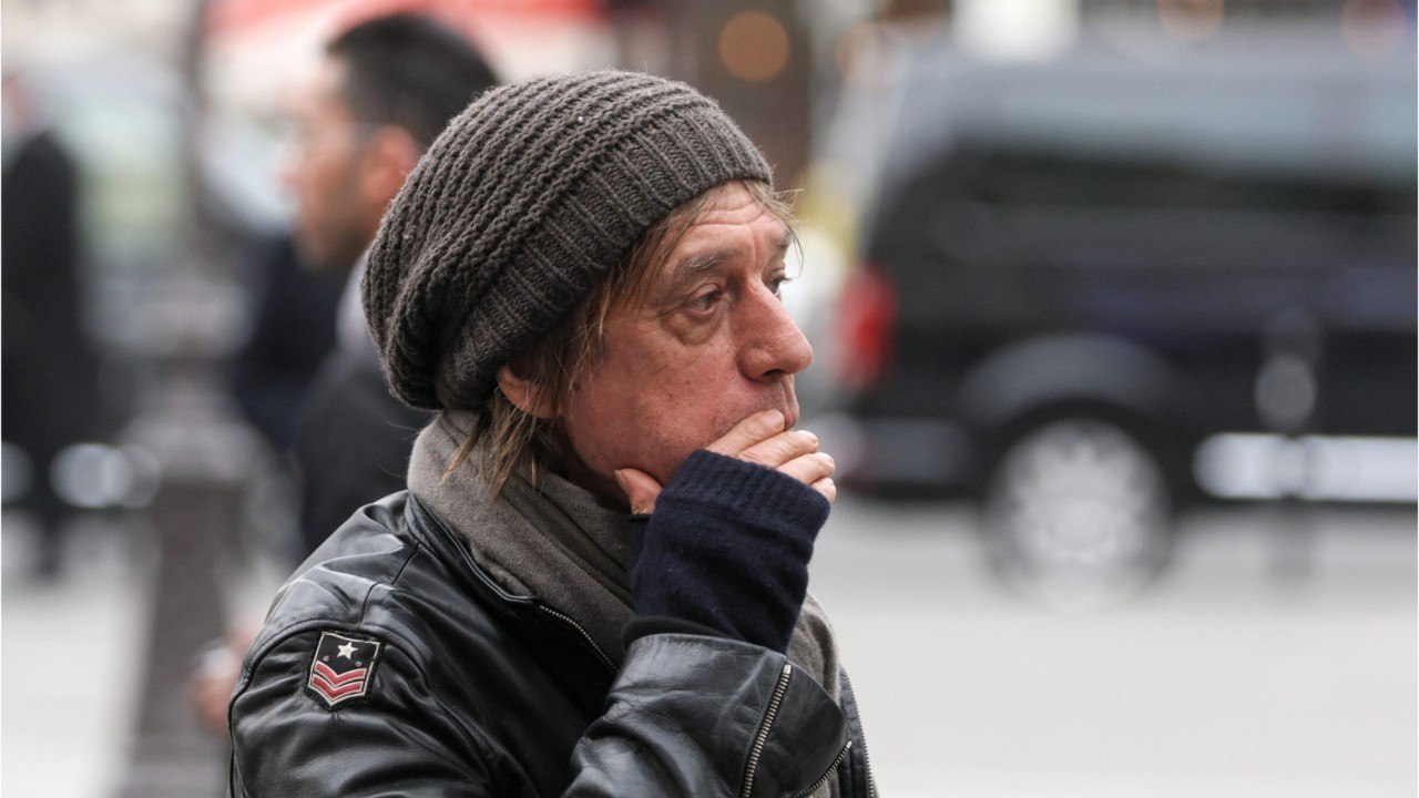 FEMME ACTUELLE - Jean-Louis Aubert hospitalisé dans un état grave "sur le fil de la vie"