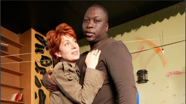 FEMME ACTUELLE - Véronique Genest : son hommage émouvant à Mouss Diouf au côté de son fils Isaac