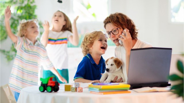 FEMME ACTUELLE - En télétravail, une femme se fait licencier car ses enfants sont trop bruyants