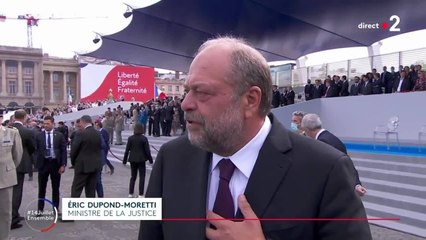 FEMME ACTUELLE - Cérémonie du 14 juillet : ce geste d'Eric Dupond-Moretti qui ne passe pas