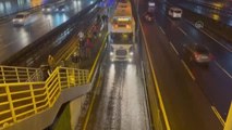 Merter'de arızalanan metrobüs, yoğunluğa neden oldu