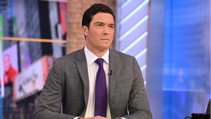 FEMME ACTUELLE - Un journaliste en télétravail apparaît sans pantalon pendant un duplex depuis sa maison