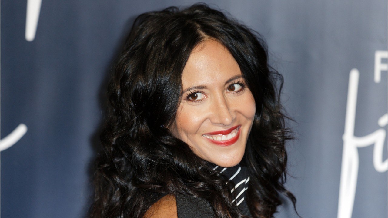 FEMME ACTUELLE - Fabienne Carat sort une photo dossier pour l’anniversaire de sa soeur Carole… et c’est émouvant