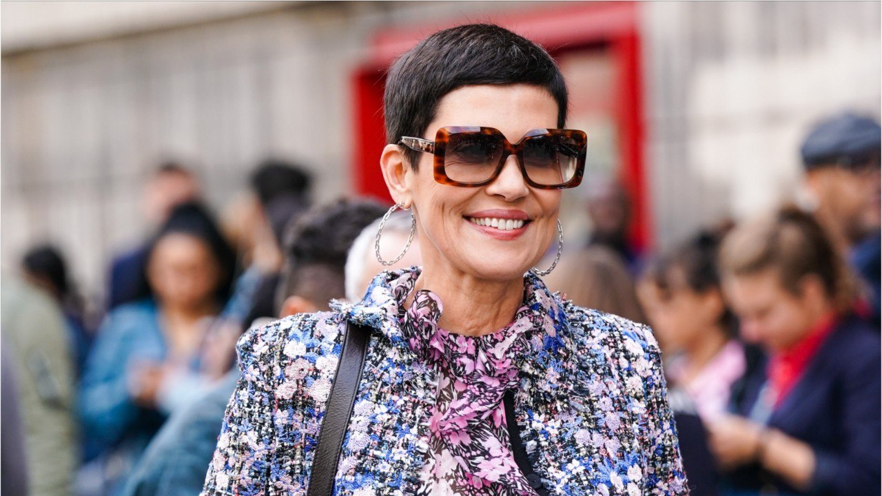 FEMME ACTUELLE - Les reines du shopping : une candidate ose déchirer sa robe, Cristina Cordula (très) sceptique