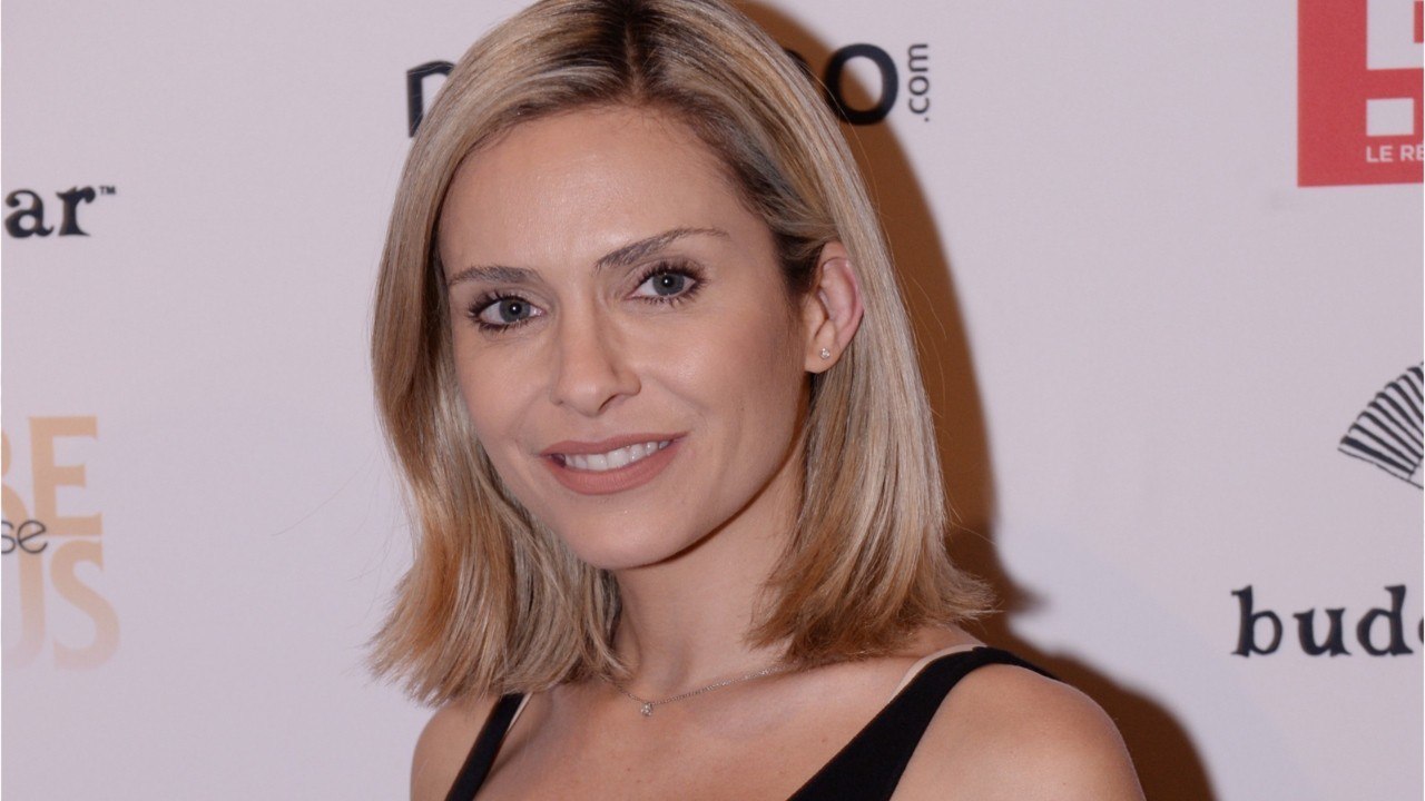 FEMME ACTUELLE - Clara Morgane très souriante et sexy en confinement, elle fait fondre la toile